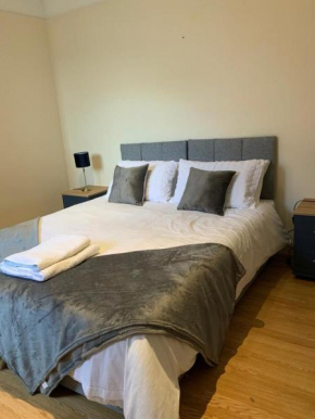 Twickenham Apartment